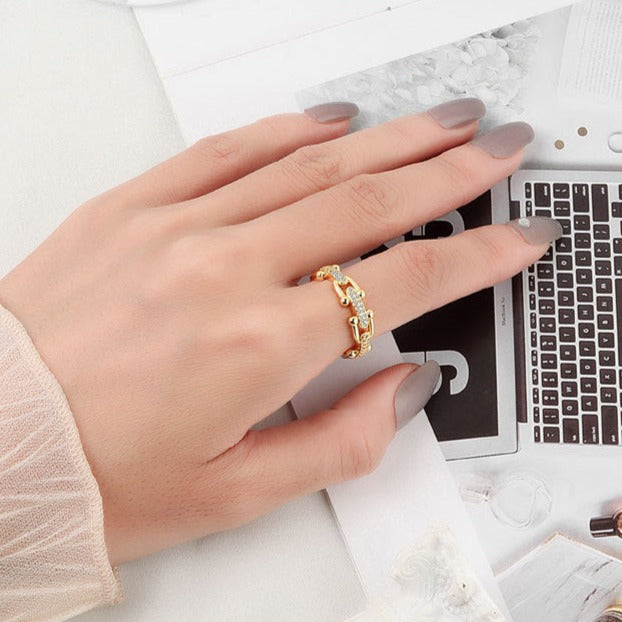 Women’s Gold Geometric Link Statement Ring