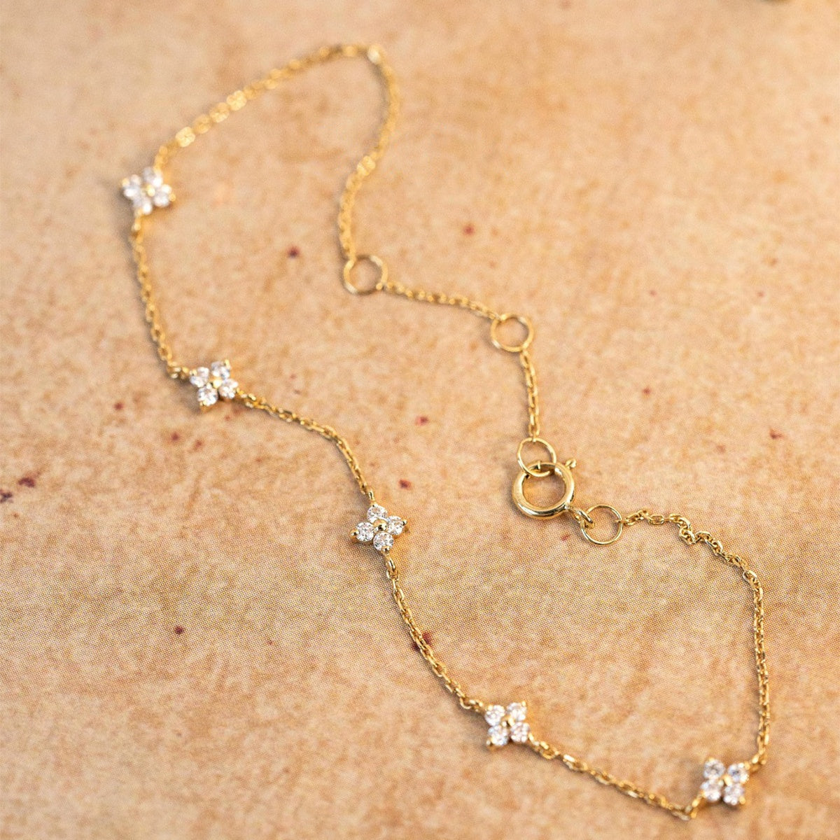 Women’s Dainty Gold Flower Crystal Bracelet