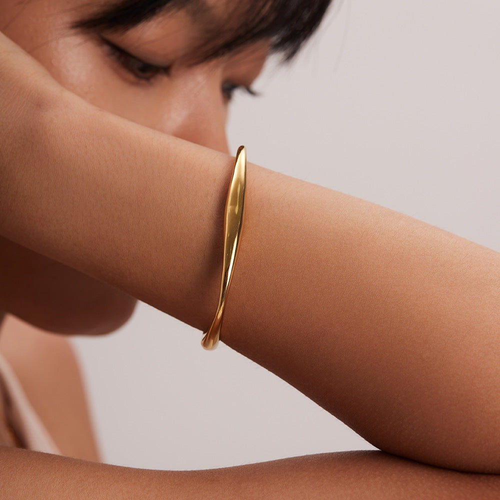 Women’s Minimalist Gold Open Cuff Bangle