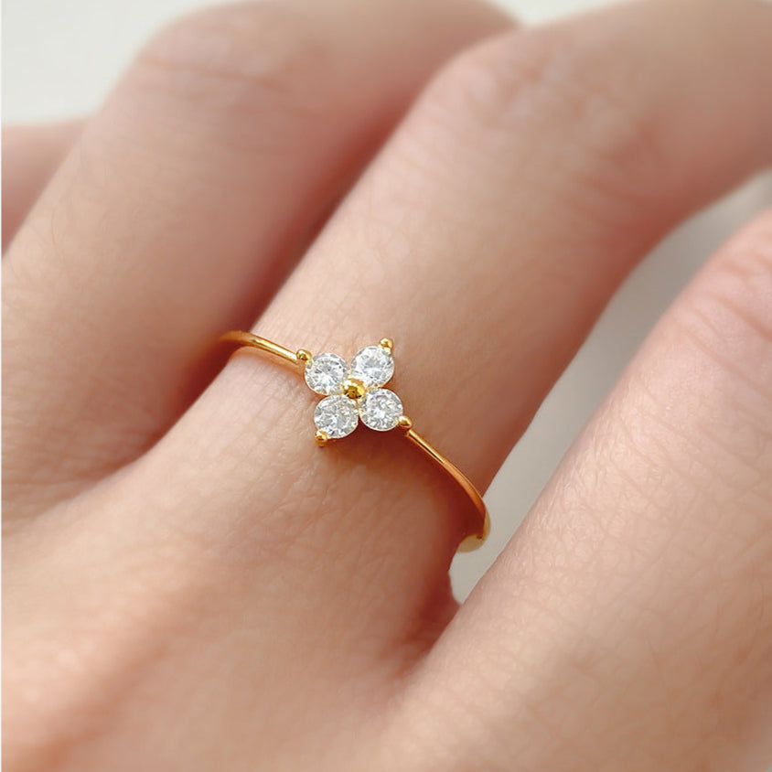 Women’s Dainty Gold Flower Crystal Ring