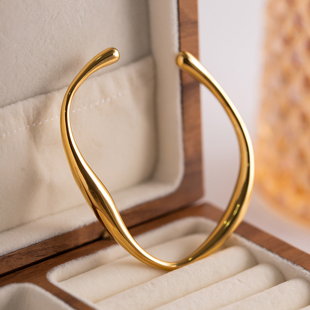 Women’s Minimalist Gold Open Cuff Bangle